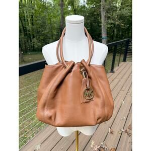 Michael Kors Astor Large Ring Brown Pebbled Leather Bucket Shoulder Bag Purse